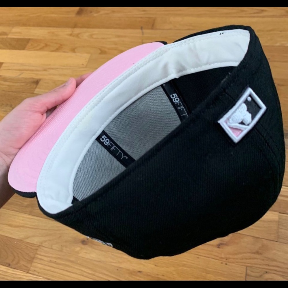 New Era 59Fifty Yankees Fitted Hat - Pink Brim